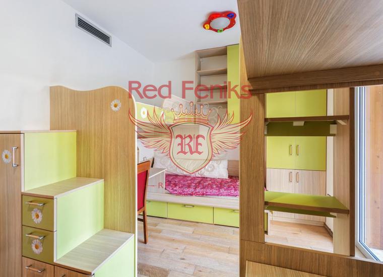 Хорошая трехкомнатная квартира в Доброте, Квартира в Доброта Черногория