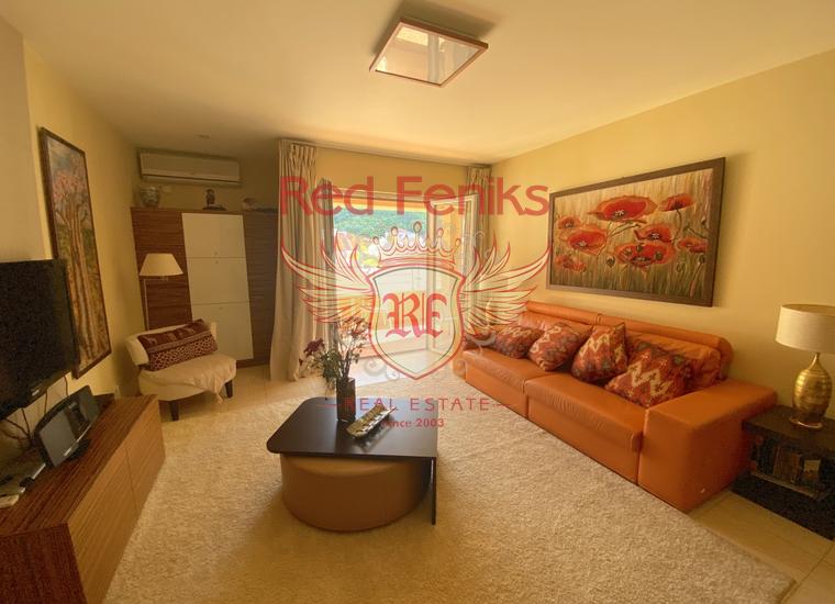 Четырехкомнатная квартира в Будве с видом на море, купить квартиру в Будва