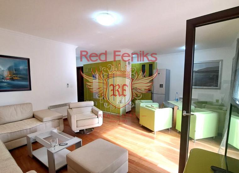 Трехкомнатная квартира в Будве всего в 100 метрах от моря, купить квартиру в Регион Будва