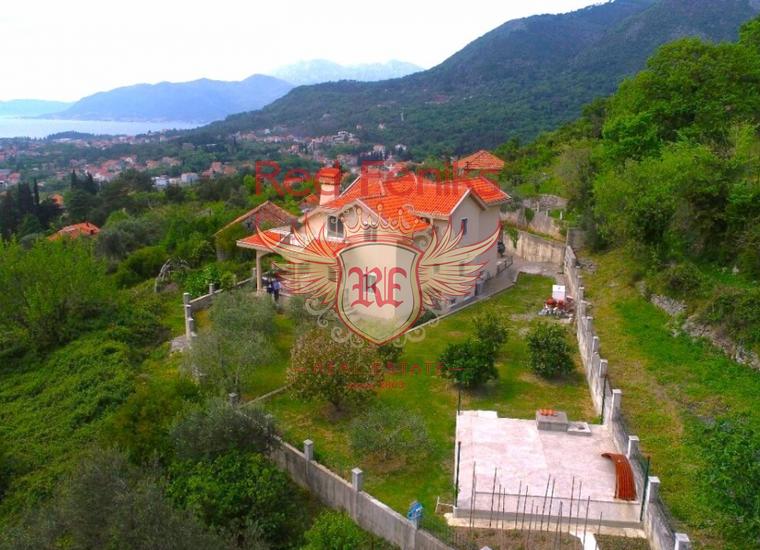 Просторный дом с красивым садом в Каваче, Дом в Регион Тиват Черногория