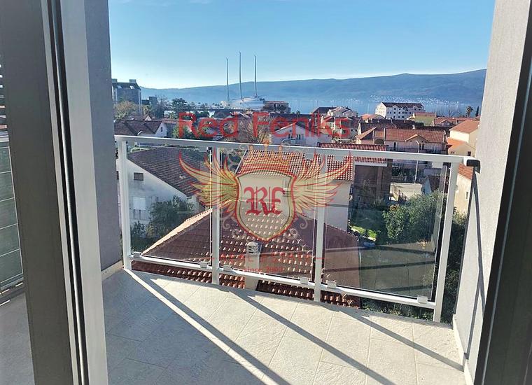 Новый пентхаус с панорамным видом на море в Тивате, Квартира в Тиват Черногория