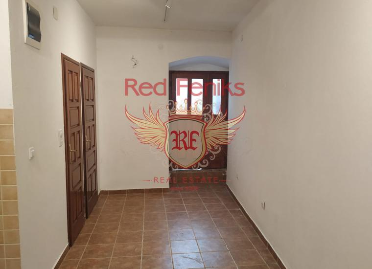 Квартира-студия в самом центре города Рисан, купить квартиру в Рисан